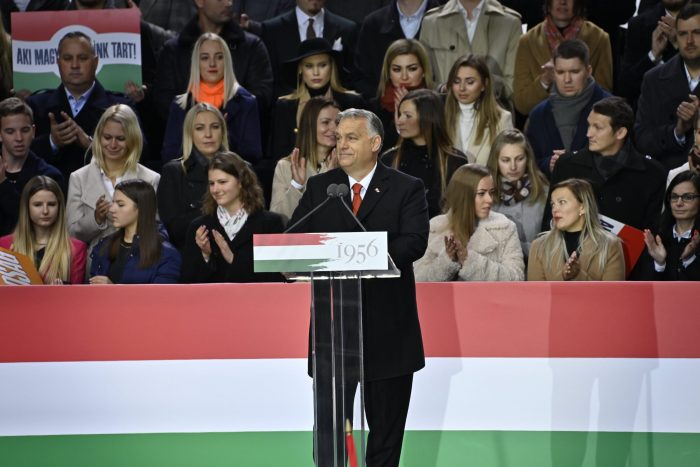 5 pontban: miért kell Le Pennek Orbán (és fordítva)?
